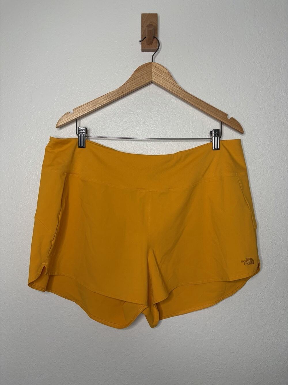 The North Face Women's Arque 3" Short in Summit Gold Size XXL Hiking Outdoor